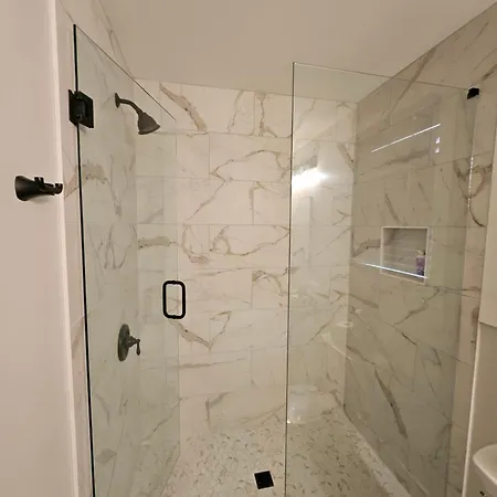 Charming 1 Bedroom Carriage House